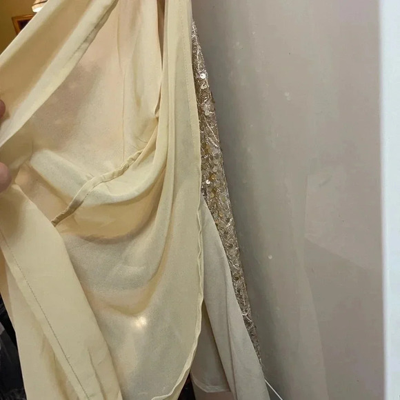 AMERICAN GLAMOUR BADGLEY MISCHKA Tan/ Gold sequins blouses top Sz XS - Picture 5 of 9